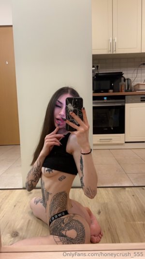 honeycrush_555  (2).jpg