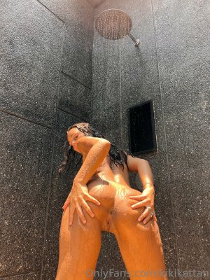 Babyfacedhoe  (1).jpg