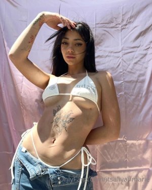 ItsAliyahMarie  (3).jpg