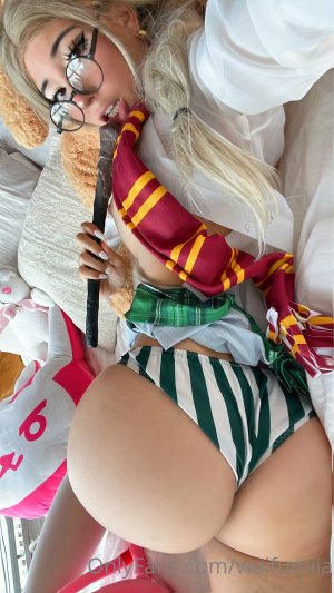 waifumiia  (1).jpg